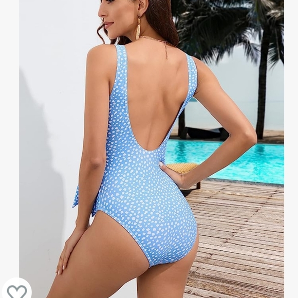 Blue & White Speckled Scoop Back V-Neck Cinched Waist One Piece Swimsuit - Picture 3 of 10